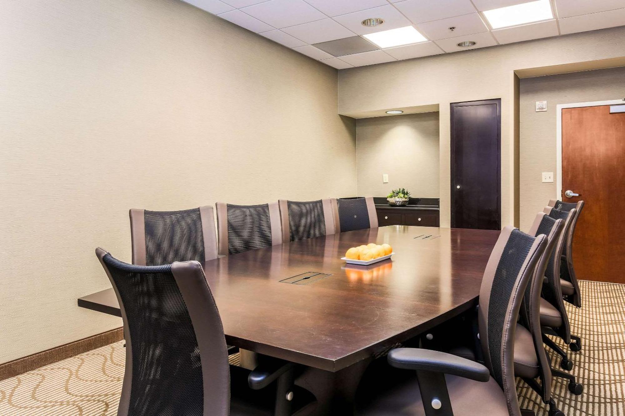 Hotel Comfort Dfw N-grapevine 3*