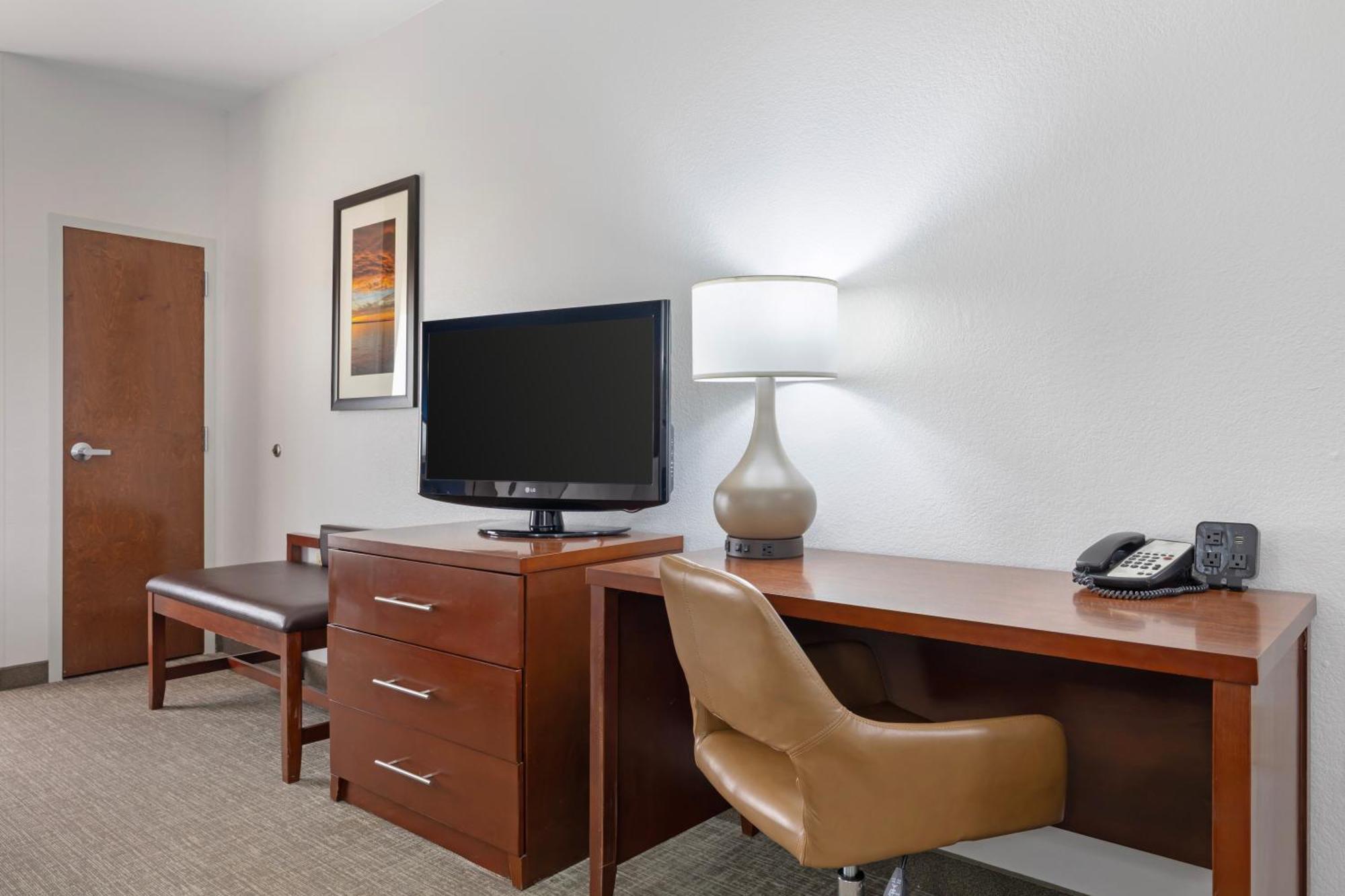 Comfort Dfw N-grapevine 3*