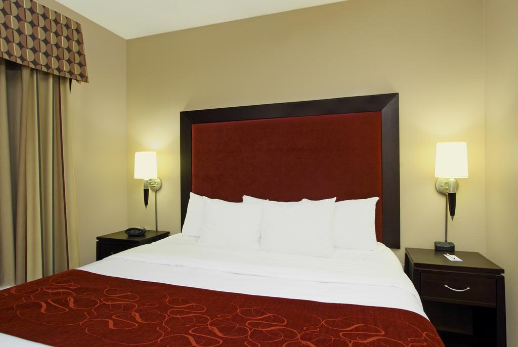 Comfort Dfw N-grapevine 3*