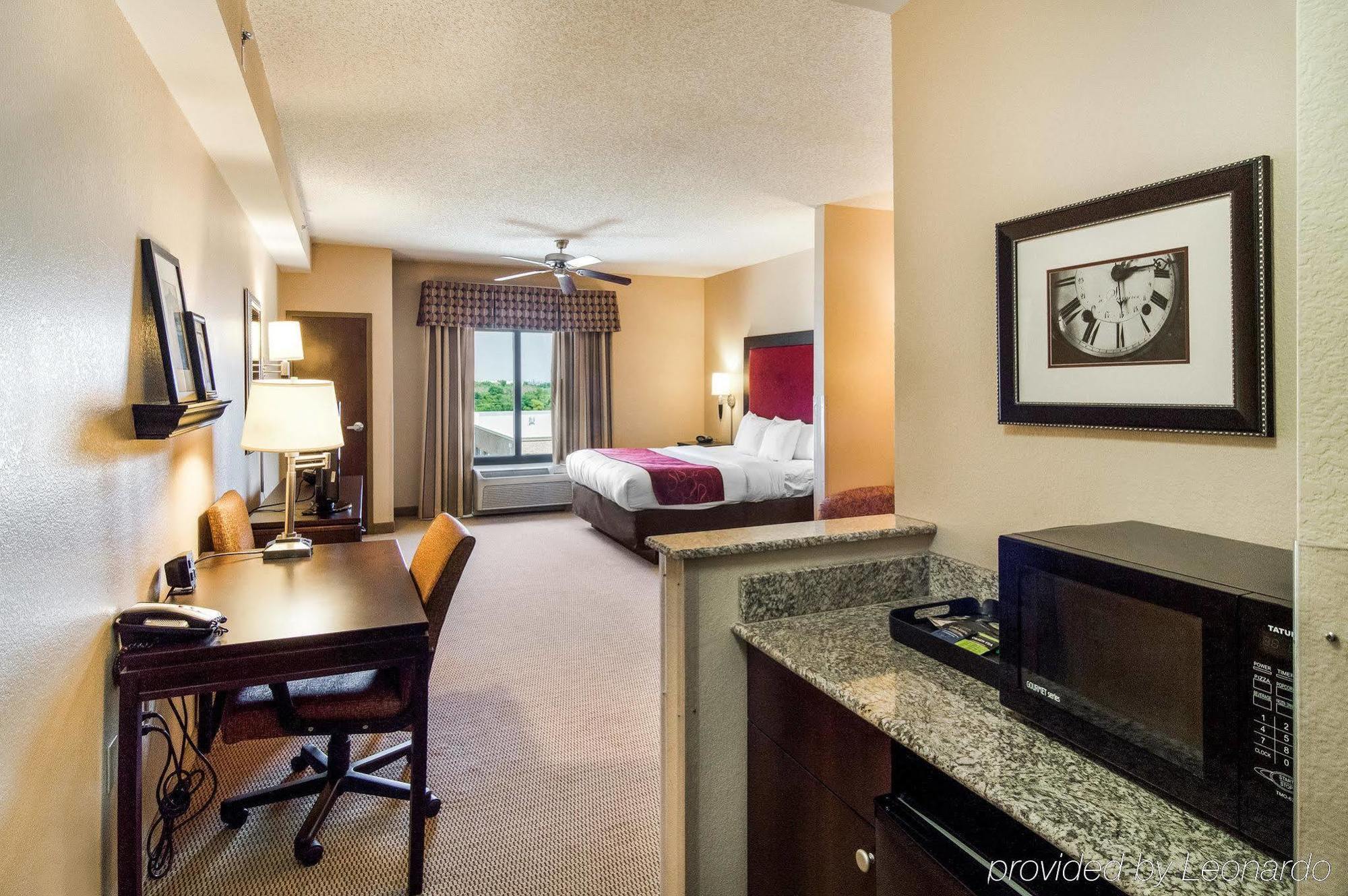 Comfort Dfw N-grapevine Hotel 3*