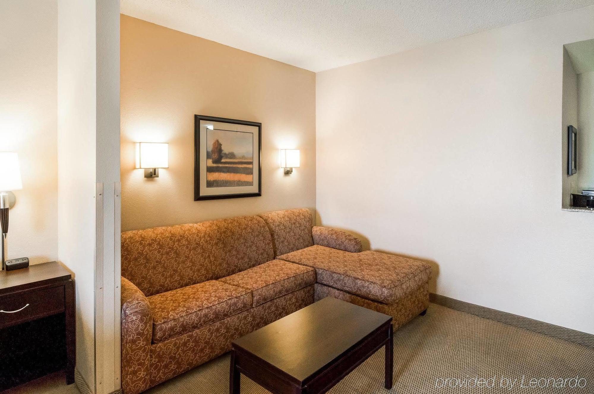 Comfort Dfw N-grapevine 3*