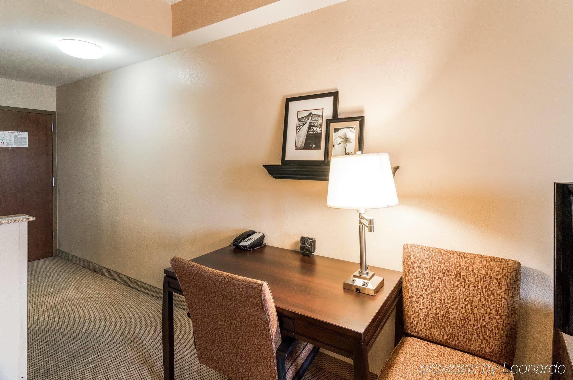 Comfort Dfw N-grapevine Hotel