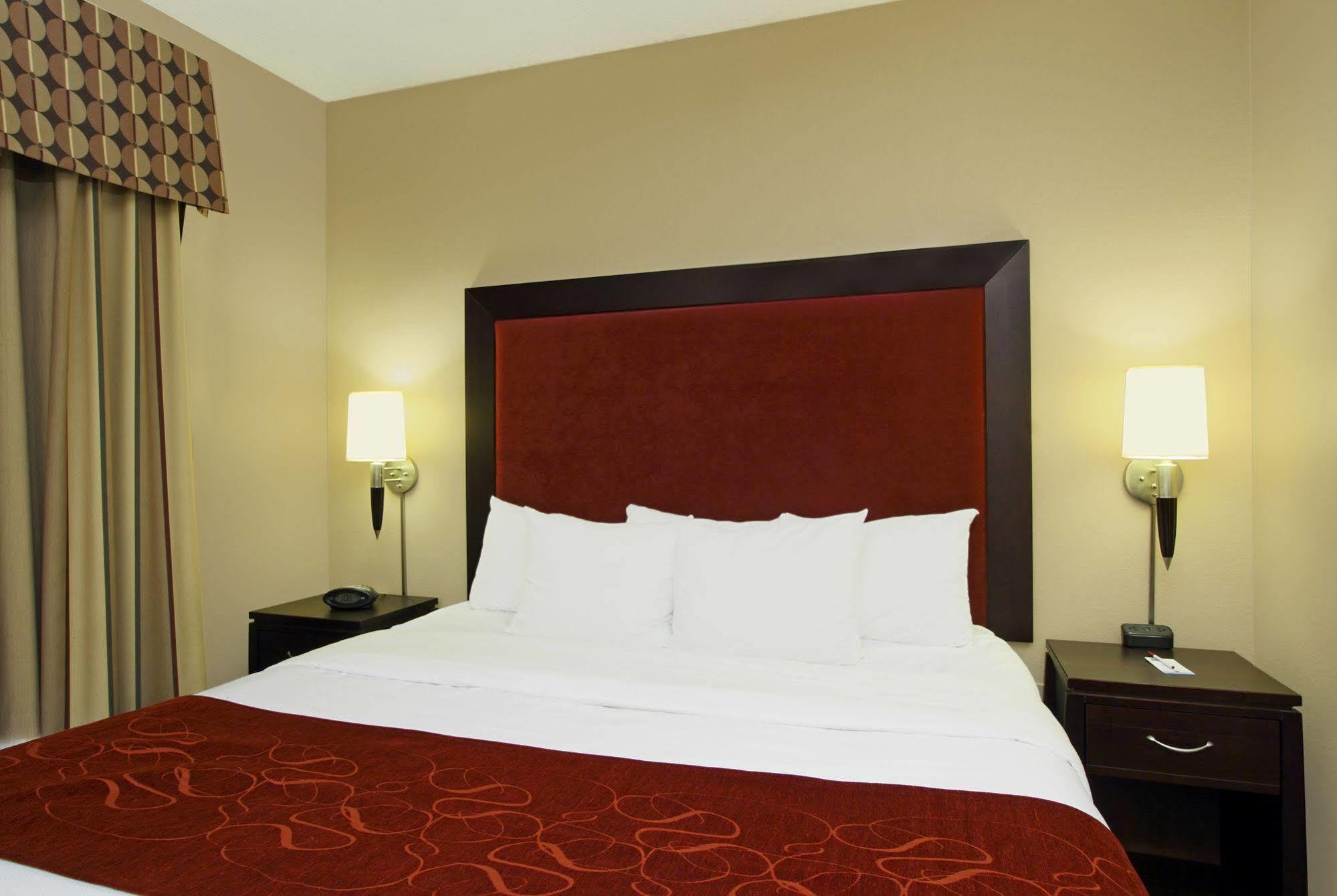 Comfort Dfw N-grapevine 3*