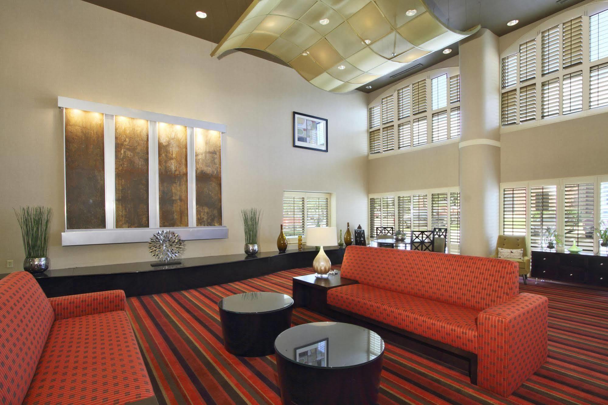 Comfort Dfw N-grapevine Hotel 3*